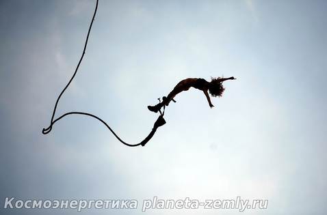 Падающего подтолкни Высшее благо – это разрушение, из которого строго вытекает созидание.
